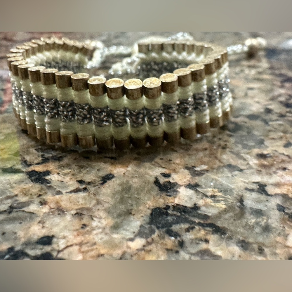 Chic Gold and Silver Beaded Bracelet